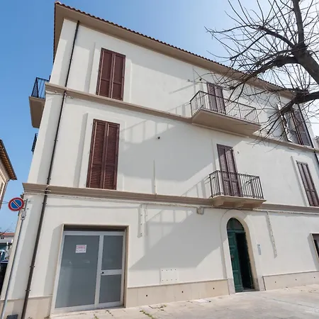 Terrazza Verdi-roseto Apartament *