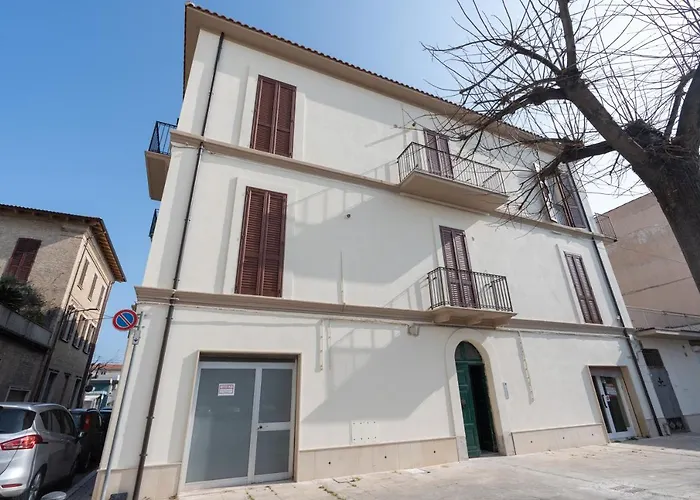 Terrazza Verdi-roseto Daire *