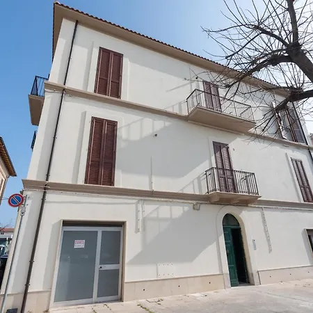 Terrazza Verdi-roseto Апартаменты *